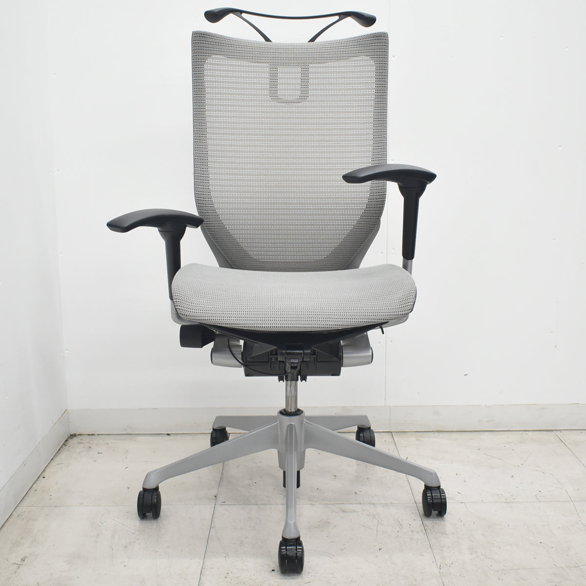 【中古】オカムラ　バロン　ハイバック　可動肘　ハンガー　シルバー脚　グレー 　2026072801【中古オフィス家具】