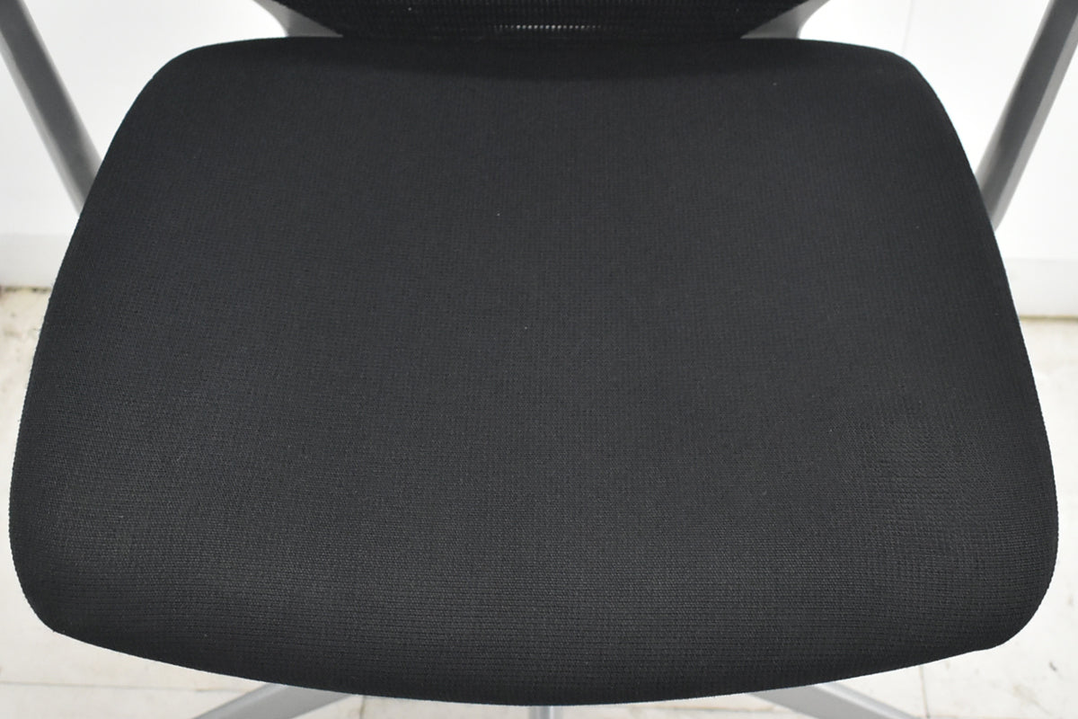 【中古】[難有]オカムラ　バロン　ハイバック　固定肘　シルバー脚　ブラック　2026072907【中古オフィス家具】