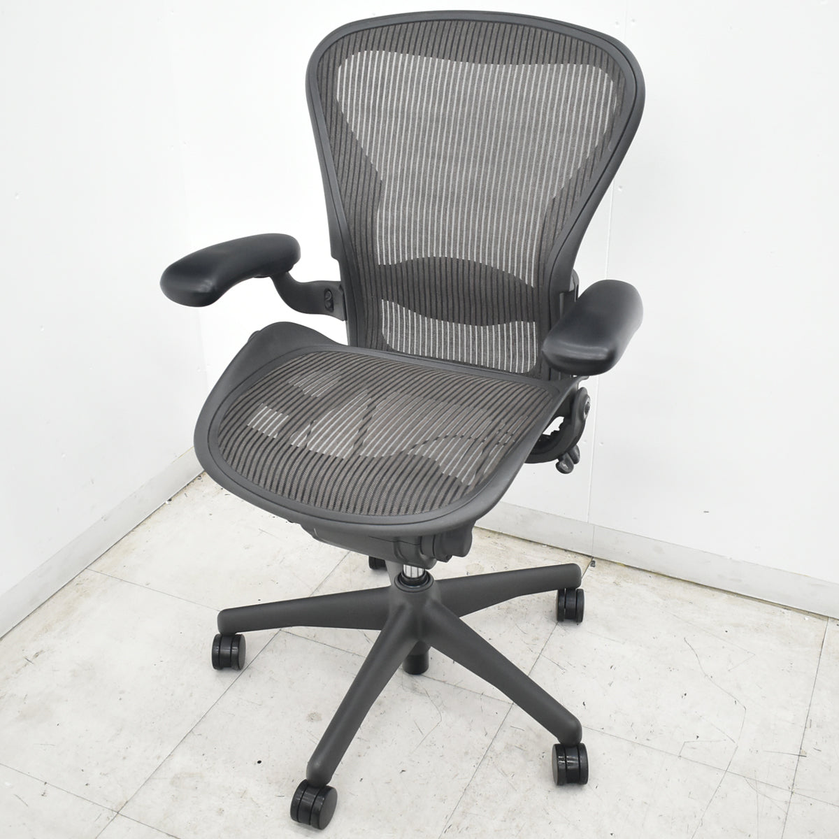 【中古】ハーマンミラー　アーロンチェア　Bサイズ　フル装備　ランバーサポート　ブラウン　2026073004【中古オフィス家具】