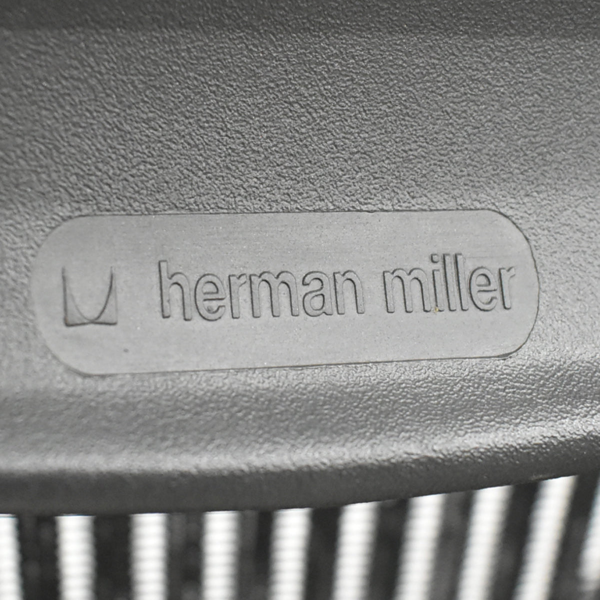 【中古】ハーマンミラー　アーロンチェア　Aサイズ　可動肘　ランバーサポート　前傾・リクライニング調整なし　昇降ガス新品　ブラック　2026073005【中古オフィス家具】