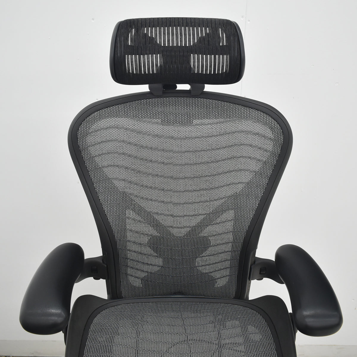 【中古】ハーマンミラー　アーロンチェア　Bサイズ　フル装備　ポスチャーフィット（パッド新品）ウェーブメッシュ　ヘッドレスト（社外品）グレー　2026080403【中古オフィス家具】