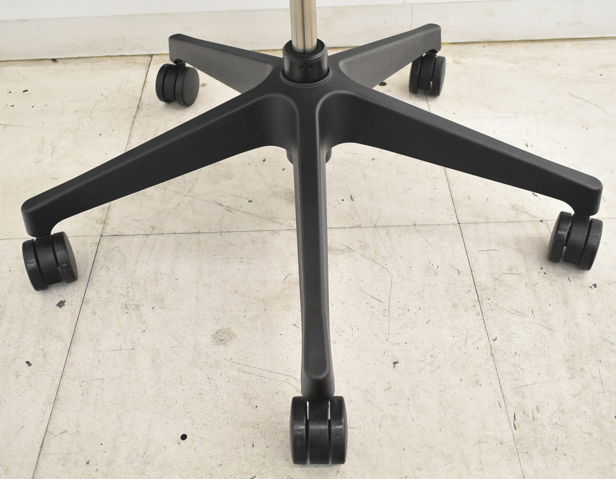 【中古】イトーキ　スピーナ　エクストラハイバック（可動ヘッドレスト）可動肘　アクティブランバーサポート　2023年製　ブラック　2026080405【中古オフィス家具】