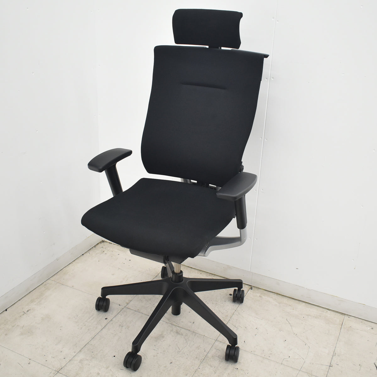【中古】イトーキ　スピーナ　エクストラハイバック（可動ヘッドレスト）可動肘　アクティブランバーサポート　ハンガー　ブラック　2026080406【中古オフィス家具】