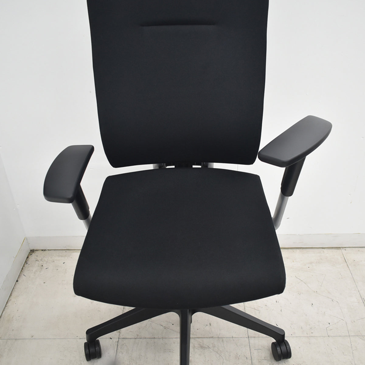 【中古】イトーキ　スピーナ　エクストラハイバック（可動ヘッドレスト）可動肘　アクティブランバーサポート　ハンガー　ブラック　2026080406【中古オフィス家具】