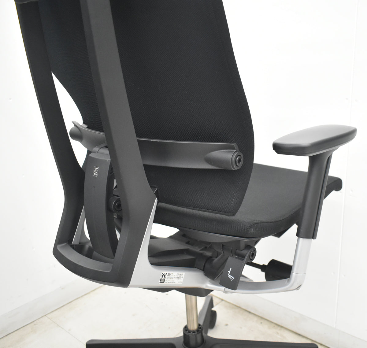 【中古】イトーキ　スピーナ　エクストラハイバック（可動ヘッドレスト）可動肘　アクティブランバーサポート　ハンガー　ブラック　2026080406【中古オフィス家具】