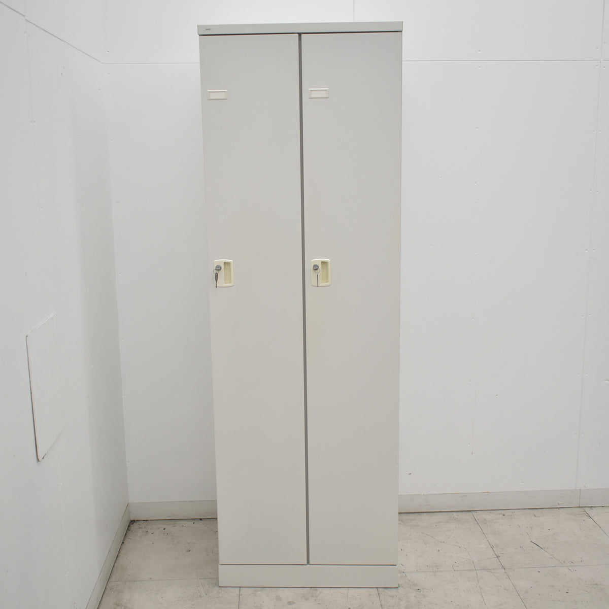【中古】ナイキ　BLN型２人用ロッカー　幅600　2026080503【中古オフィス家具】