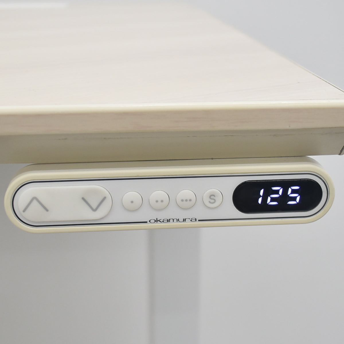 【中古】オカムラ　スイフト　電動昇降デスク　ブーメラン　幅1150　2026080507【中古オフィス家具】