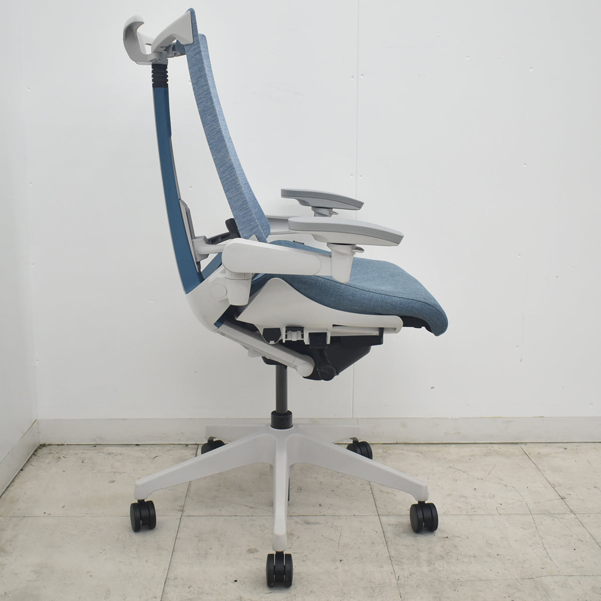 【中古】イトーキ　Act　アクト　ハイバック　４Ｄリンクアーム　ランバーサポート　2019年製　ダックブルー　2026080701【中古オフィス家具】
