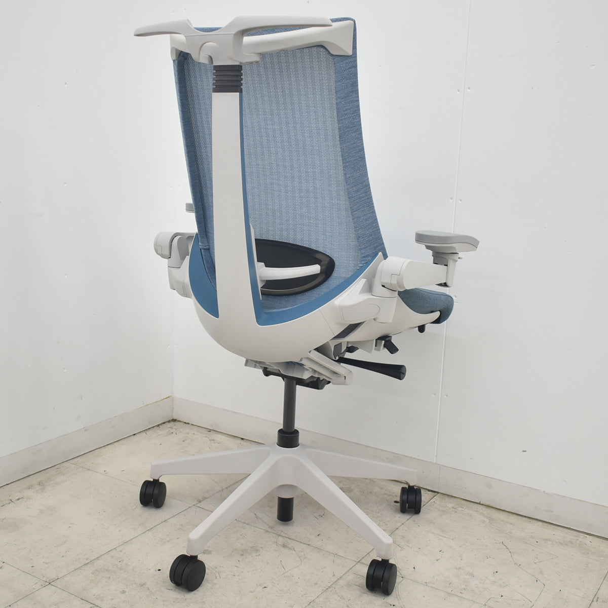 【中古】イトーキ　Act　アクト　ハイバック　４Ｄリンクアーム　ランバーサポート　2019年製　ダックブルー　2026080701【中古オフィス家具】