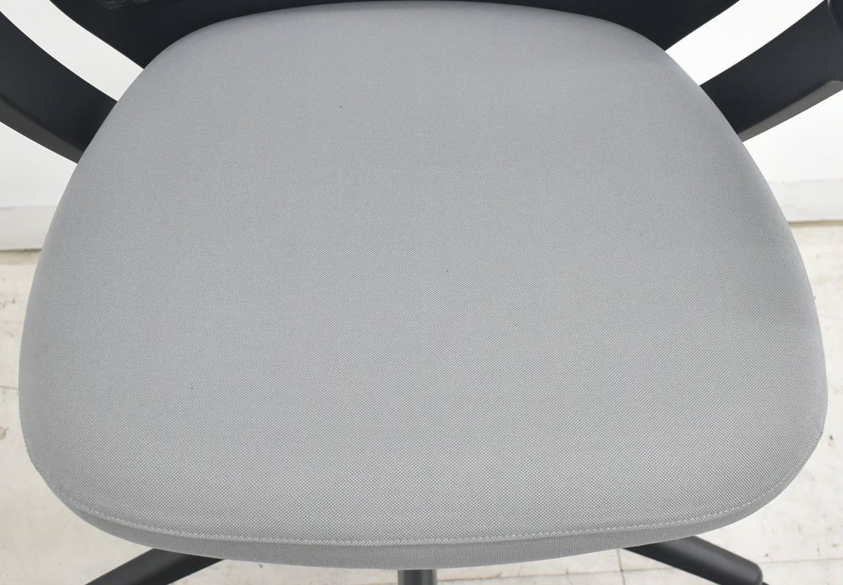 【中古】Knoll　リジェネレーション　可動肘（ハイパフォーマンス肘）ダイナミックサスペンション　グレー　2026080702【中古オフィス家具】