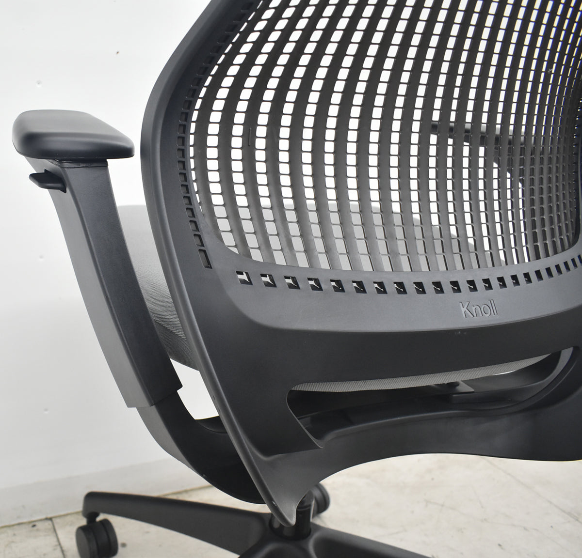 【中古】Knoll　リジェネレーション　可動肘（ハイパフォーマンス肘）ダイナミックサスペンション　グレー　2026080702【中古オフィス家具】