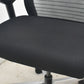 【中古】スチールケース　シンク　可動肘　ポリッシュ　ブラック　2026080703【中古オフィス家具】