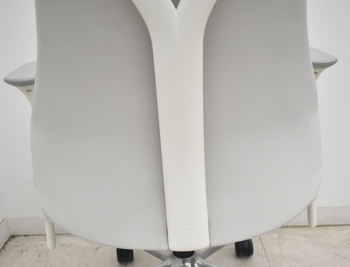 【中古】[難有]ハーマンミラー　セイルチェア　可動肘　前傾機能　ポリッシュ　ライトグレー　2026080704【中古オフィス家具】