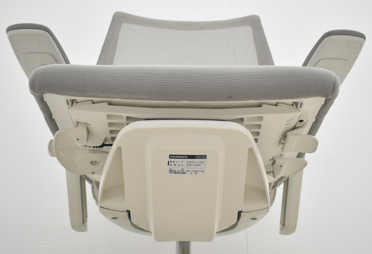 【中古】オカムラ　フィノラ　ハイバック　４Ｄ可動肘　ランバーサポート　ホワイトフレーム　ポリッシュ　2021年製　ライトグレー　2026081001【中古オフィス家具】