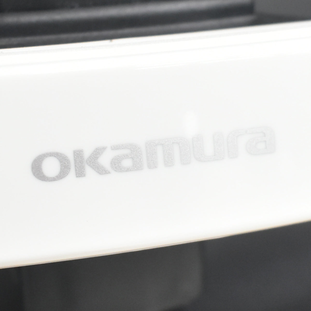 【中古】オカムラ　フィノラ　ハイバック　４Ｄ可動肘　ランバーサポート　ホワイトフレーム　ポリッシュ　2021年製　ライトグレー　2026081002【中古オフィス家具】