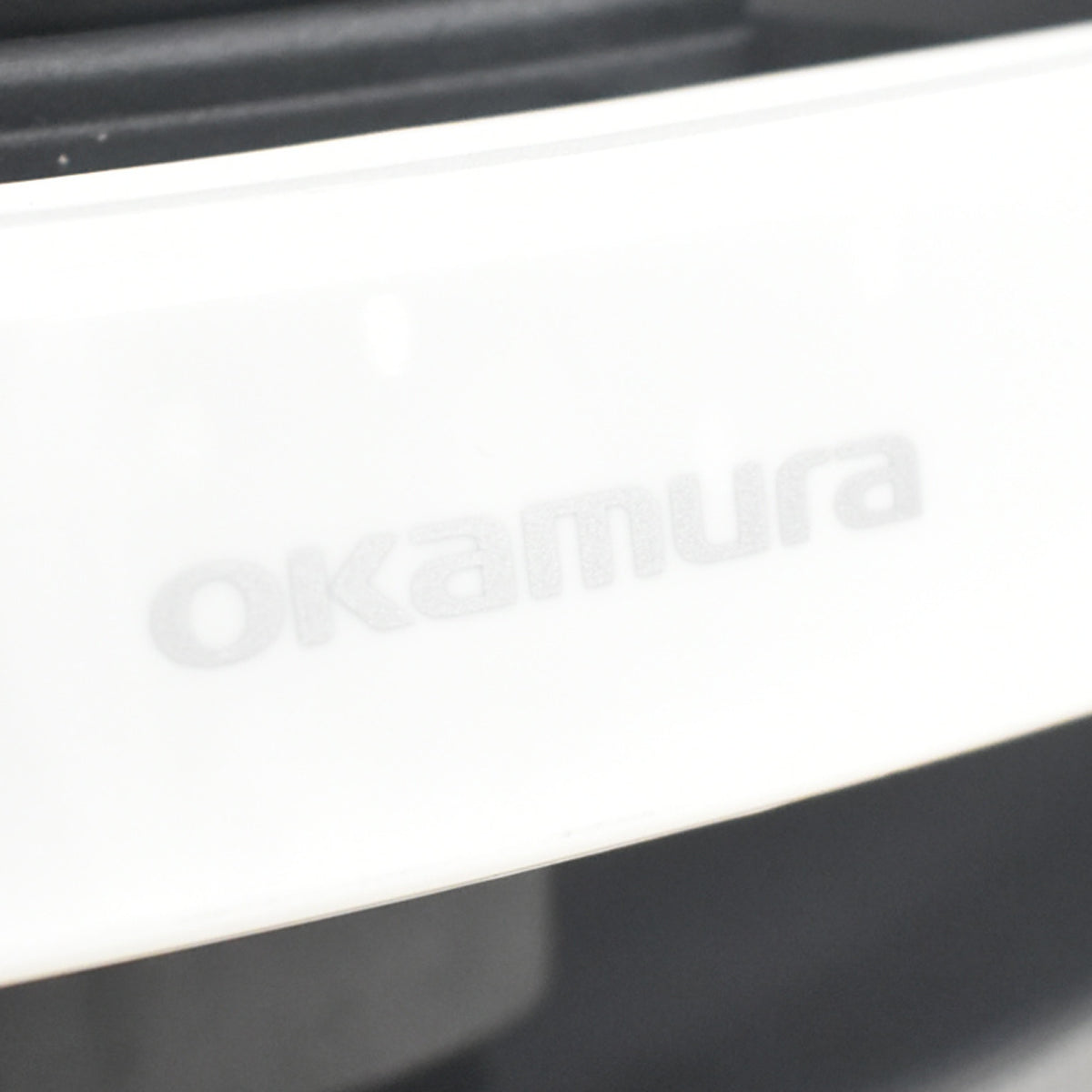 【中古】オカムラ　フィノラ　ハイバック　４Ｄ可動肘　ランバーサポート　ホワイトフレーム　ポリッシュ　2021年製　ライトグレー　2026081003【中古オフィス家具】