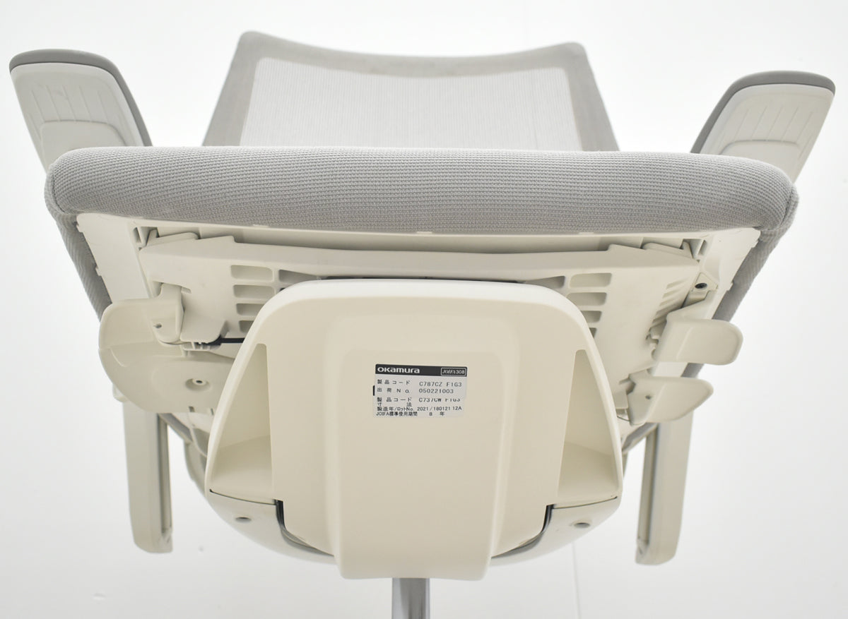 【中古】オカムラ　フィノラ　ハイバック　４Ｄ可動肘　ランバーサポート　ホワイトフレーム　ポリッシュ　2021年製　ライトグレー　2026081003【中古オフィス家具】