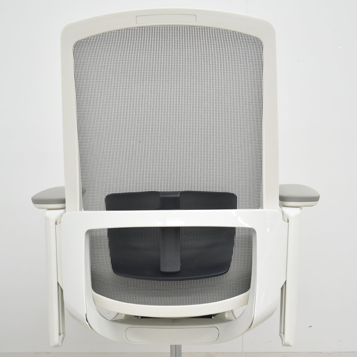 【中古】オカムラ　フィノラ　ハイバック　４Ｄ可動肘　ランバーサポート　ホワイトフレーム　ポリッシュ　2021年製　ライトグレー　2026081005【中古オフィス家具】