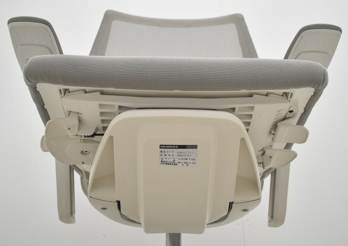 【中古】オカムラ　フィノラ　ハイバック　４Ｄ可動肘　ランバーサポート　ホワイトフレーム　ポリッシュ　2021年製　ライトグレー　2026081008【中古オフィス家具】