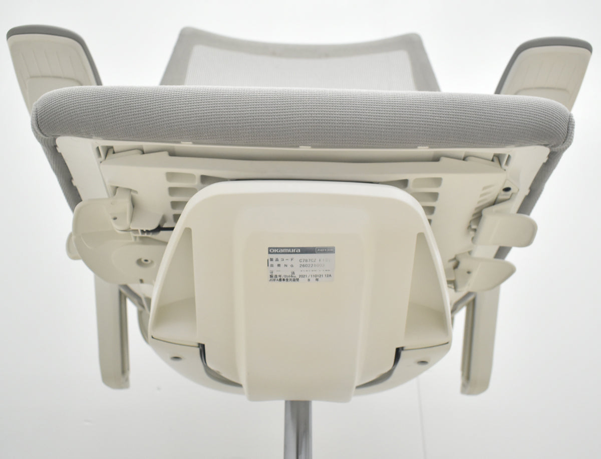 【中古】オカムラ　フィノラ　ハイバック　４Ｄ可動肘　ランバーサポート　ホワイトフレーム　ポリッシュ　2021年製　ライトグレー　2026081010【中古オフィス家具】