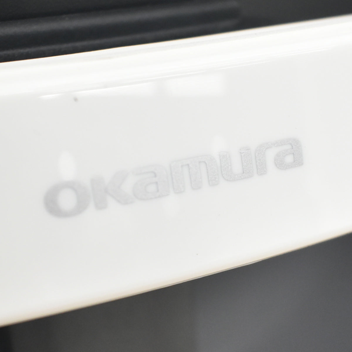【中古】オカムラ　フィノラ　ハイバック　４Ｄ可動肘　ランバーサポート　ホワイトフレーム　ポリッシュ　2021年製　ライトグレー　2026081701【中古オフィス家具】
