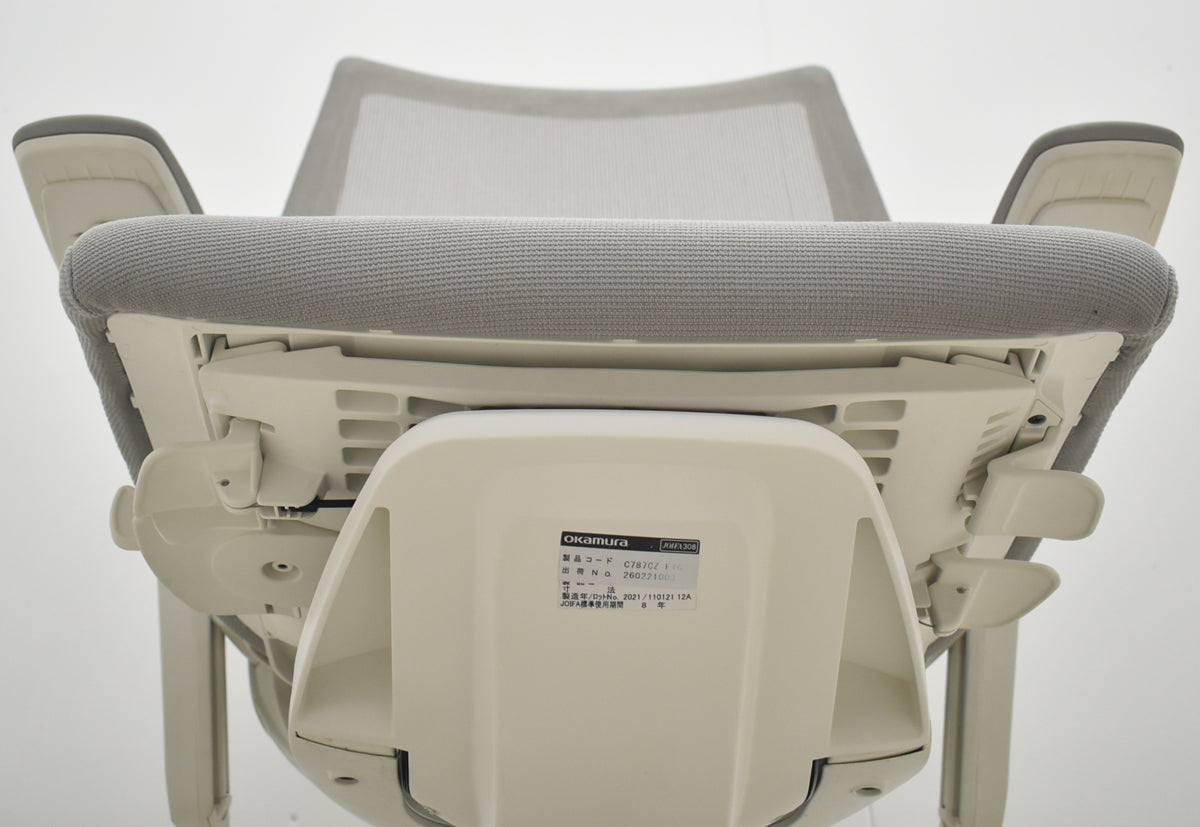 【中古】オカムラ　フィノラ　ハイバック　４Ｄ可動肘　ランバーサポート　ホワイトフレーム　ポリッシュ　2021年製　ライトグレー　2026081701【中古オフィス家具】
