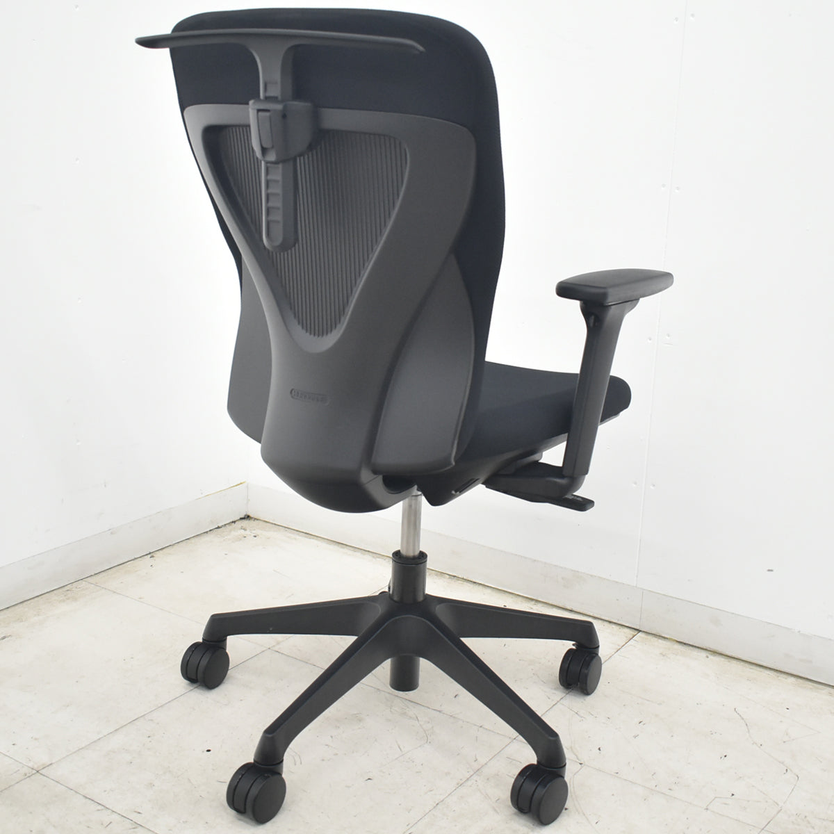【中古】くろがね工作所　トライフィット　ハイバック　可動肘　ハンガー　ブラック　2026081706【中古オフィス家具】