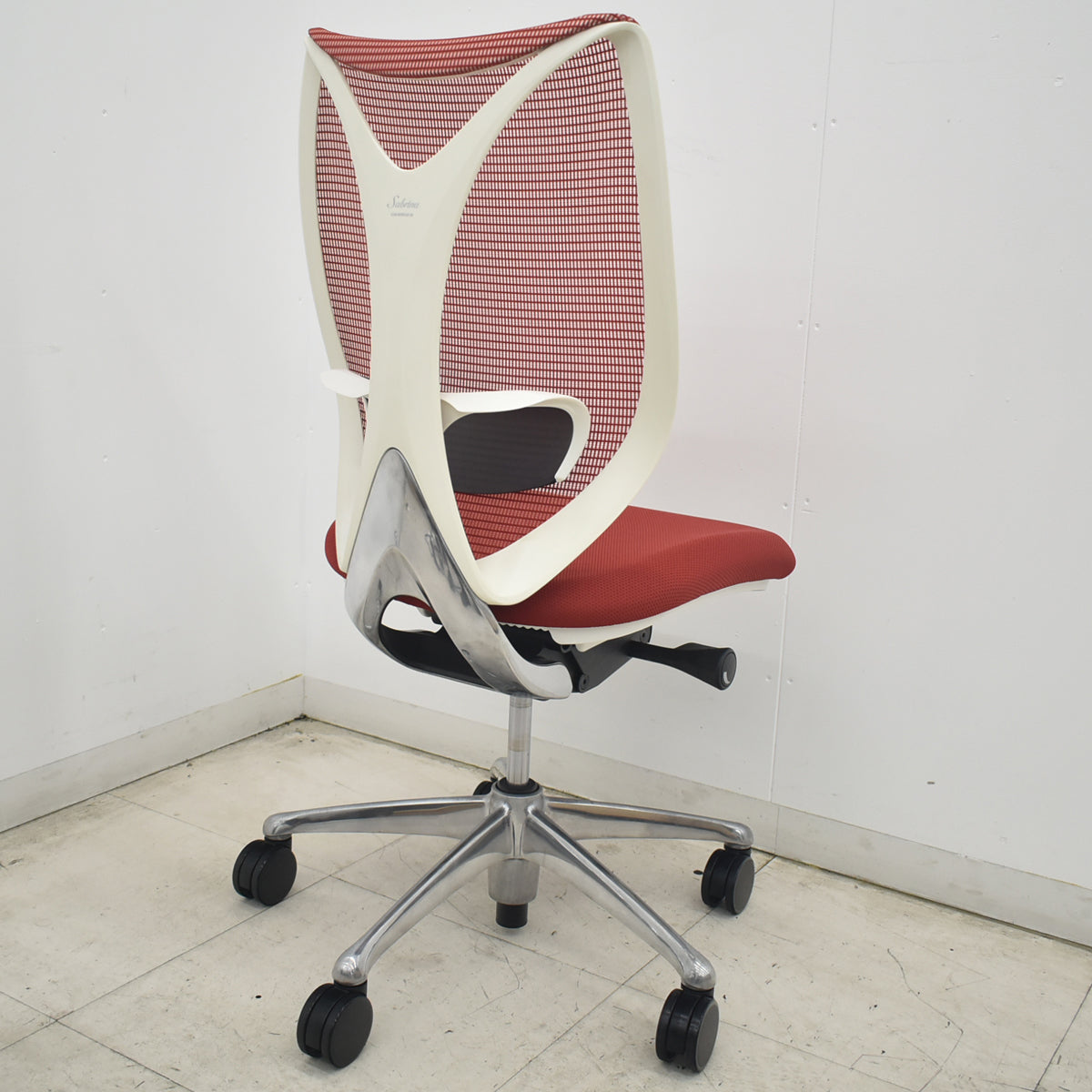【中古】オカムラ　サブリナ　ランバーサポート　前傾機能付　ポリッシュ　肘なし　レッド　2026081801【中古オフィス家具】