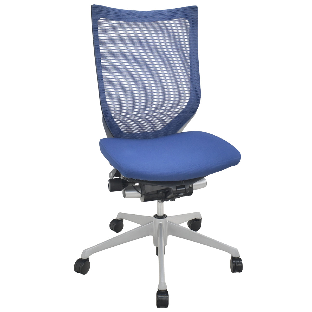 【中古】オカムラ　バロン　ハイバック　肘なし　ミディアムブルー　2026081803【中古オフィス家具】