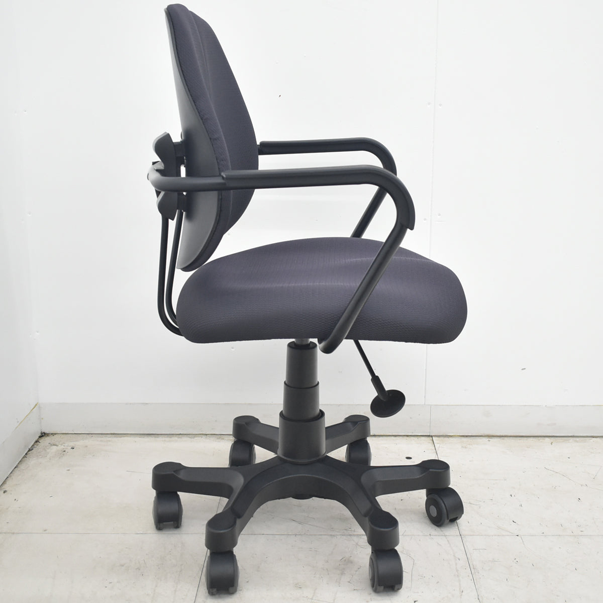 【中古】デュオレスト　コンフィー　DR-260　固定肘　ブラック　2026081906【中古オフィス家具】
