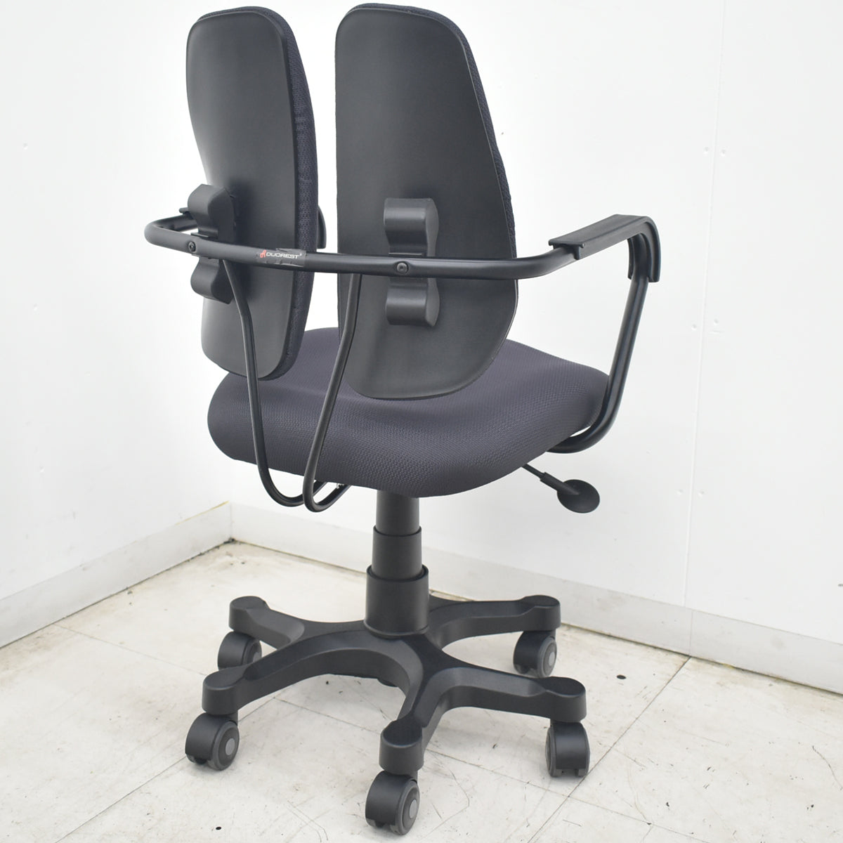 【中古】デュオレスト　コンフィー　DR-260　固定肘　ブラック　2026081906【中古オフィス家具】