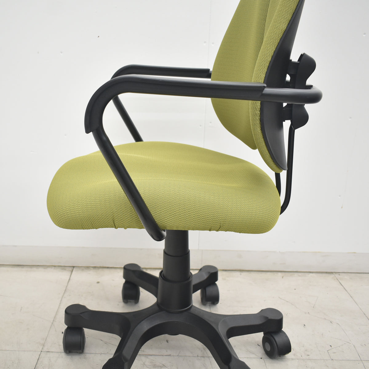 【中古】デュオレスト　コンフィー　DR-260　固定肘　グリーン　2026082001【中古オフィス家具】