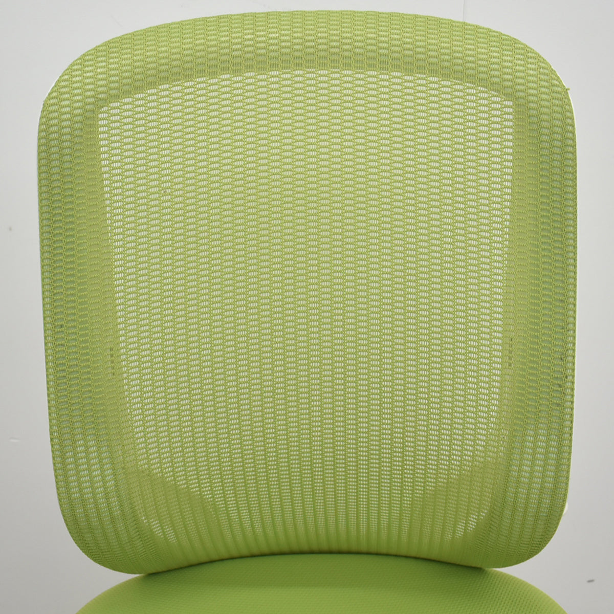 【中古】オカムラ　シルフィー　ハイバック　肘なし　バックカーブアジャスト　前傾機能　ポリッシュ　ライムグリーン　2026082405【オフィスチェア】