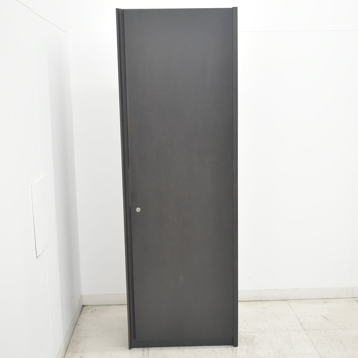 【中古】オカムラ　役員用ワードローブ　木製　幅600　2026082409【中古オフィス家具】