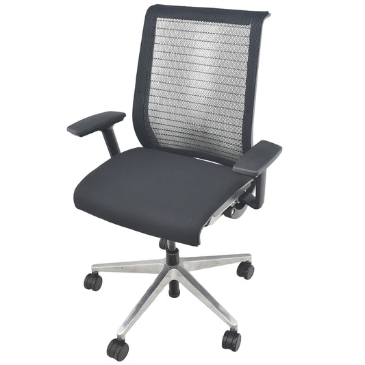 【中古】　スチールケース　シンク　可動肘　ポリッシュ　ブラック　2026082502【中古オフィス家具】