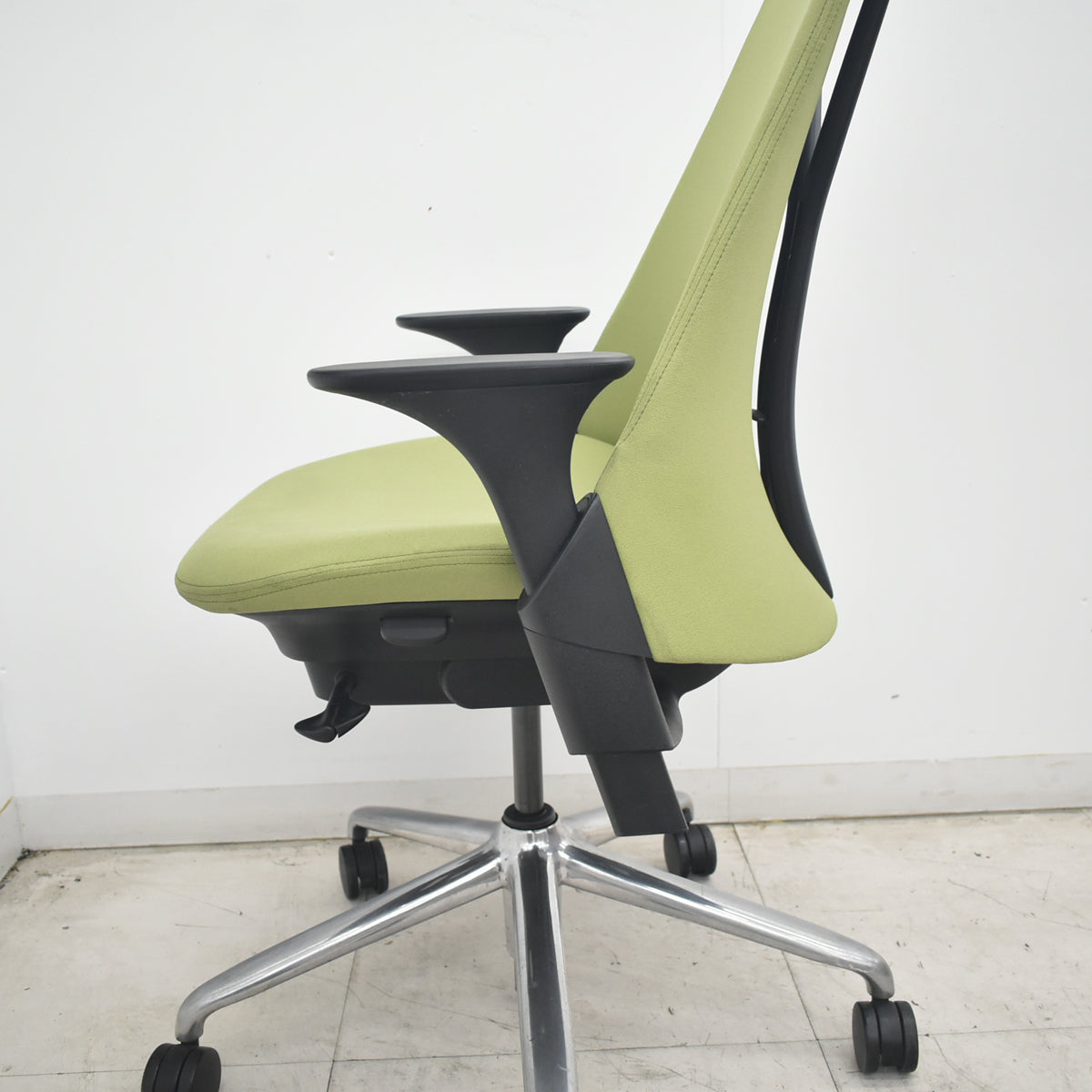 【中古】[難有]ハーマンミラー　セイルチェア　可動肘　前傾機能　ポリッシュ　ランバーサポート　グリーン　2026082602【中古オフィス家具】