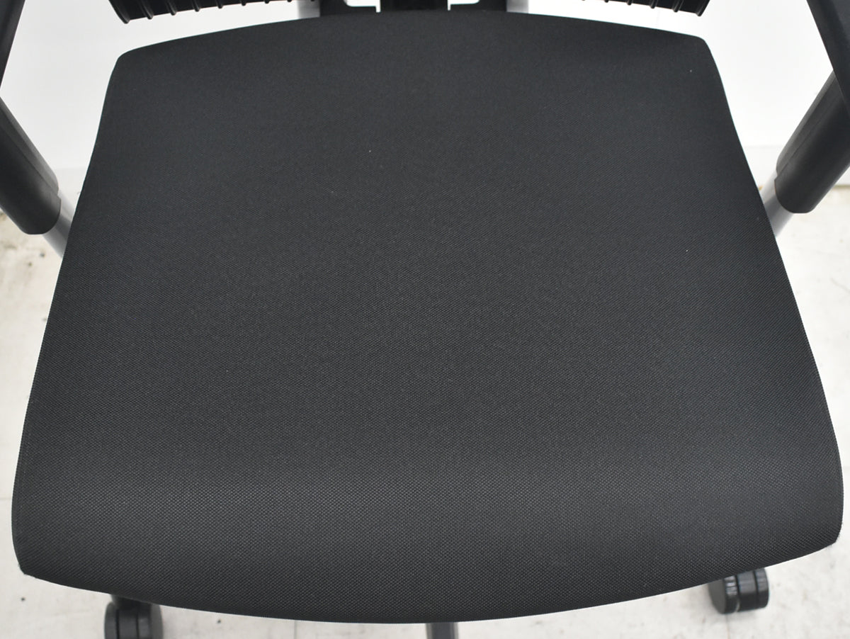 【中古】イトーキ　スピーナ　可動肘　可動ヘッドレスト　アクティブランバーサポート　2021年製　ブラック　2026082605【中古オフィス家具】