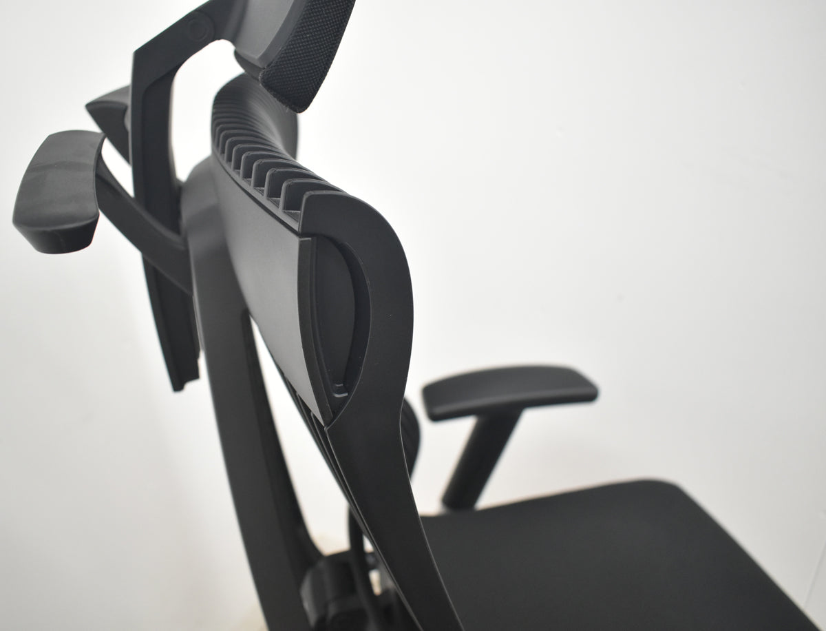 【中古】イトーキ　スピーナ　可動肘　可動ヘッドレスト　アクティブランバーサポート　2021年製　ブラック　2026082605【中古オフィス家具】