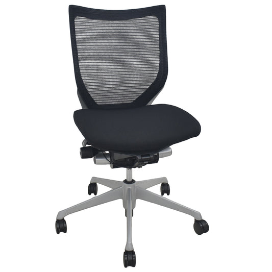 【中古】オカムラ　バロン　ローバック　肘なし　シルバー脚　ブラック　2026082606【中古オフィス家具】