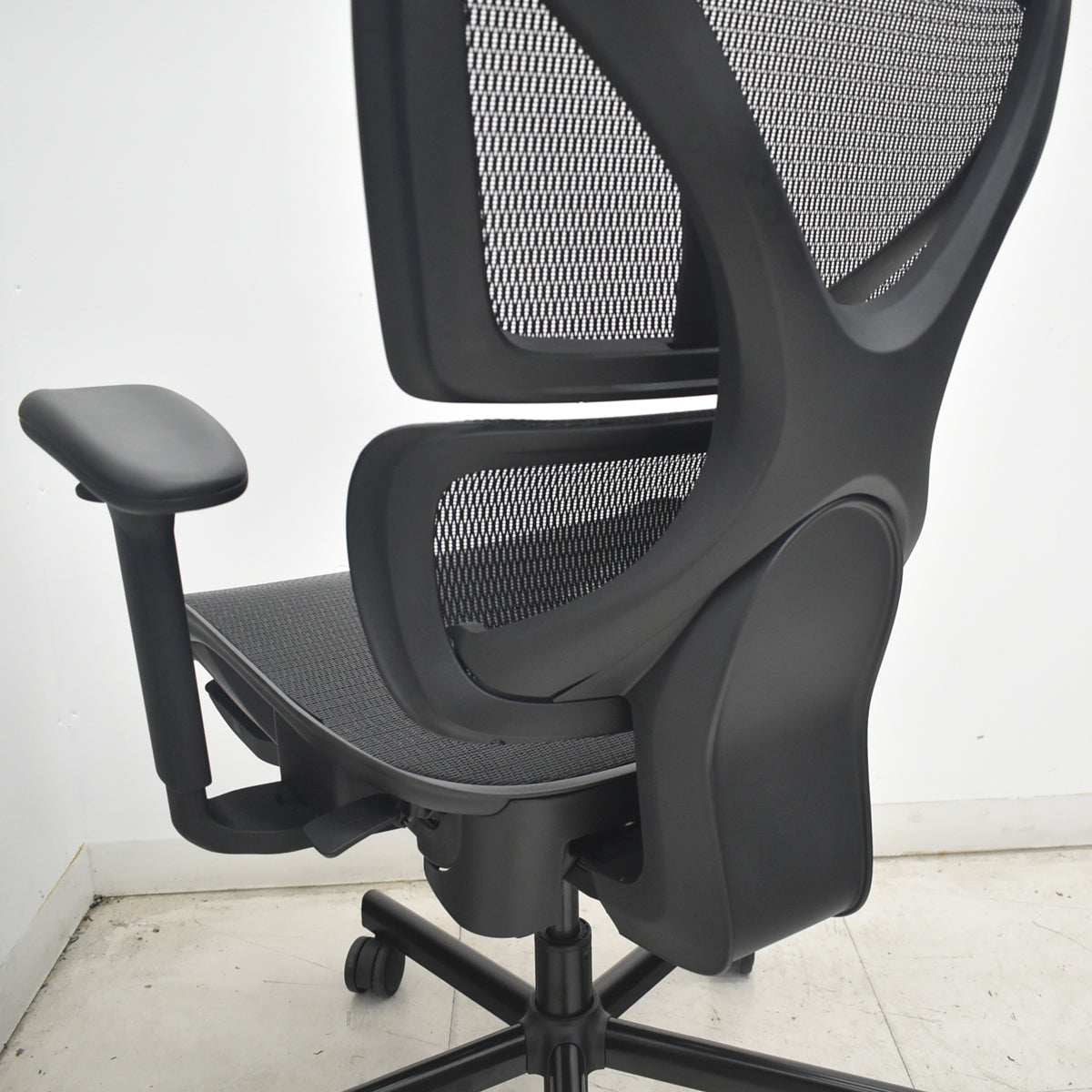【中古】株式会社COFO（FOS）COFO Chair Pro　ヘッドレスト　フットレスト　ハンガー　ランバーサポート　ウレタンキャスター　ブラック　2026082607【中古オフィス家具】