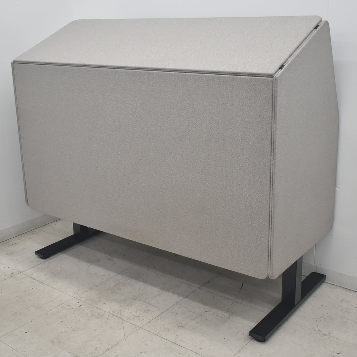 【中古】ウチダ　オペルナ　電動昇降デスク　ブースタイプ　2024年製　幅1550　2026082903【中古オフィス家具】