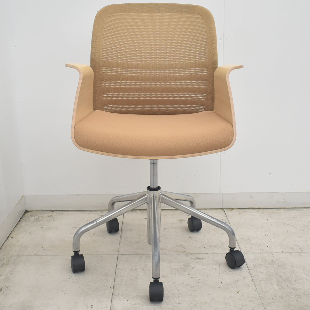 【中古】オカムラ　ペテラ　ウッドシェル　ライトブラウン　2026083102【中古オフィス家具】