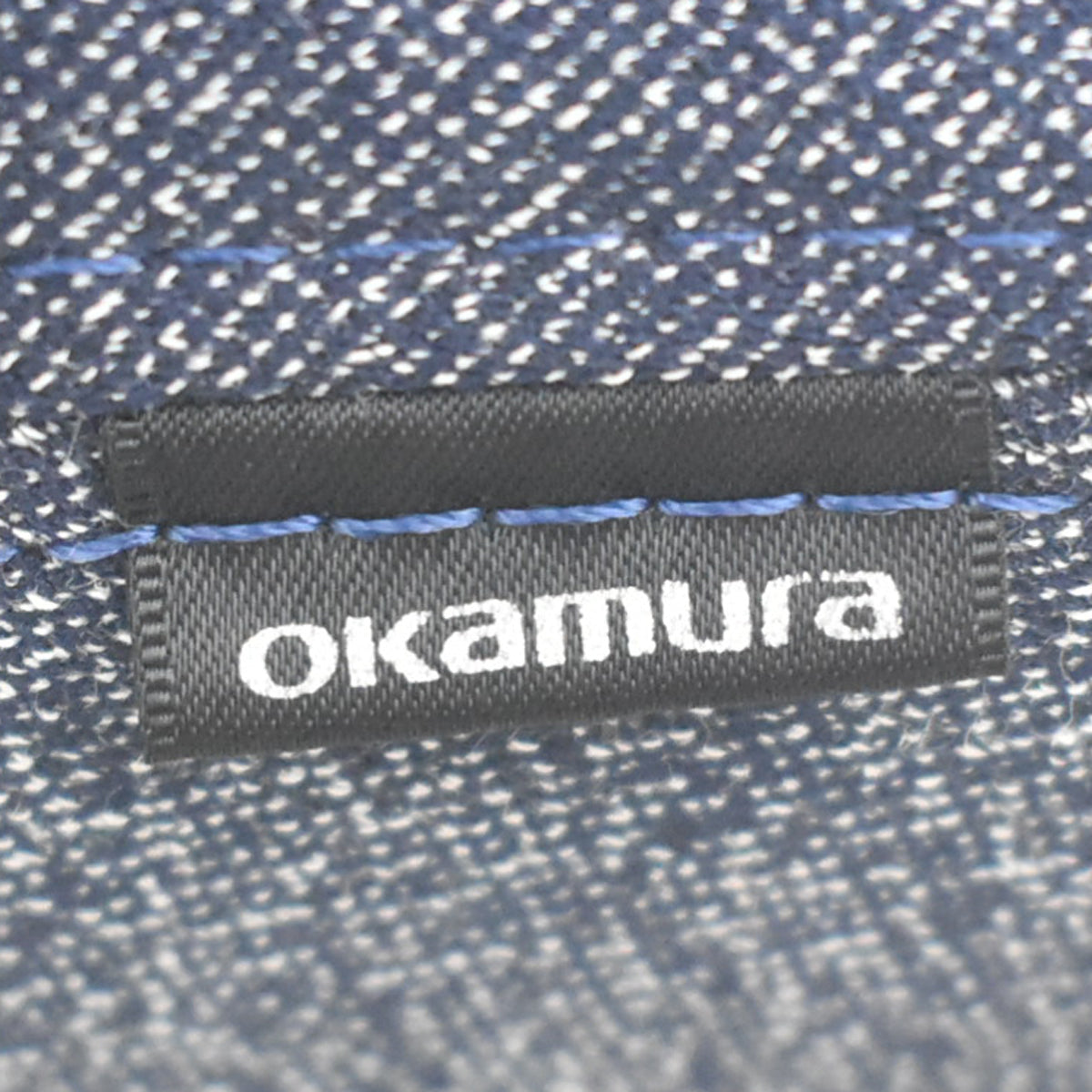 【中古】オカムラ　ライブス　ワークチェア　ロータイプ　木脚　回転タイプ　ダーク脚　2021年製　ダークグレー　2026090701【中古オフィス家具】