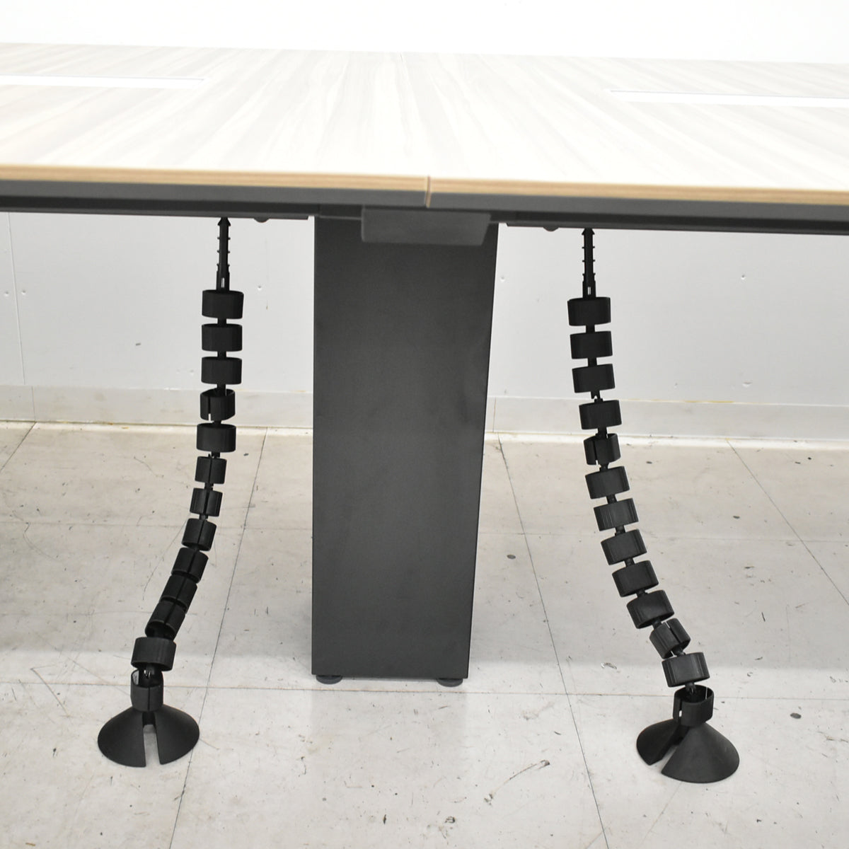 【中古】コクヨ　SAIBI　大型会議テーブル　ポリッシュ　配線ダクト付　幅3200　2026091503【中古オフィス家具】
