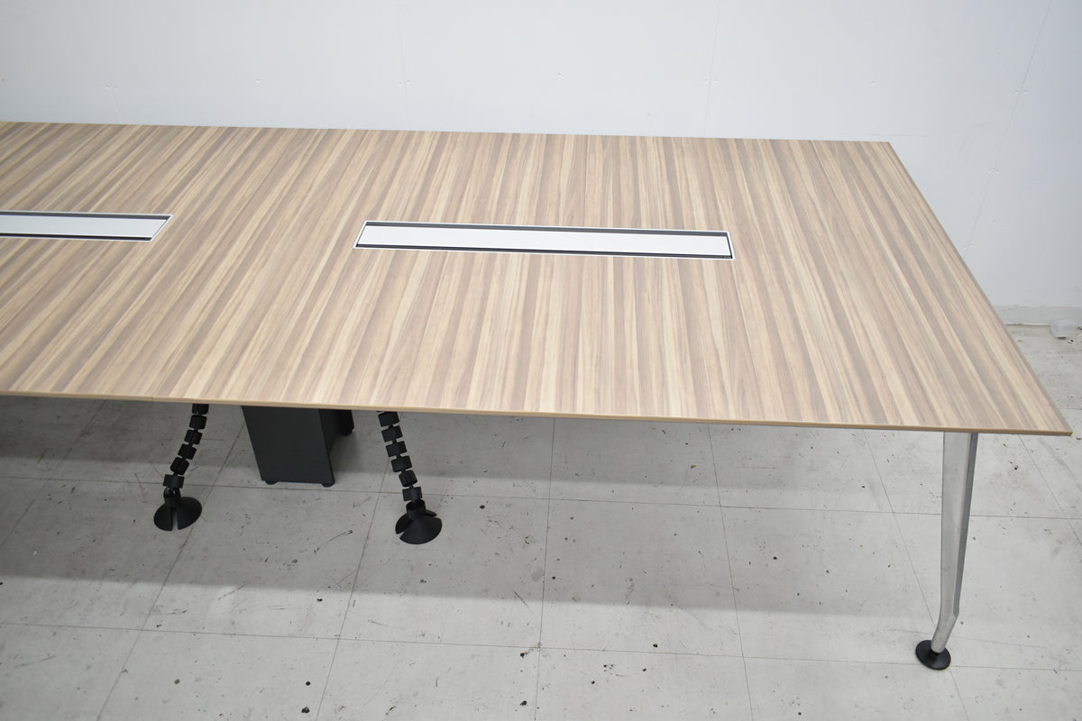 【中古】コクヨ　SAIBI　大型会議テーブル　ポリッシュ　配線ダクト付　幅3200　2026091503【中古オフィス家具】