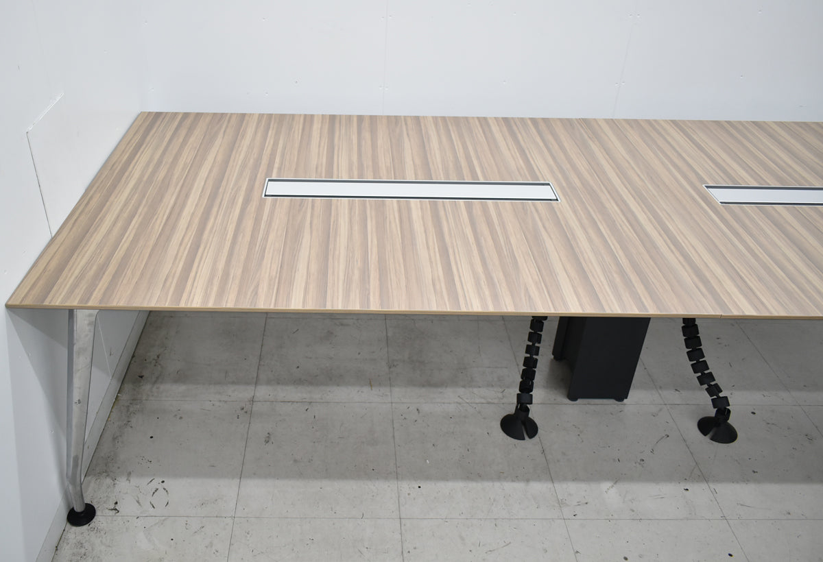 【中古】コクヨ　SAIBI　大型会議テーブル　ポリッシュ　配線ダクト付　幅3200　2026091503【中古オフィス家具】