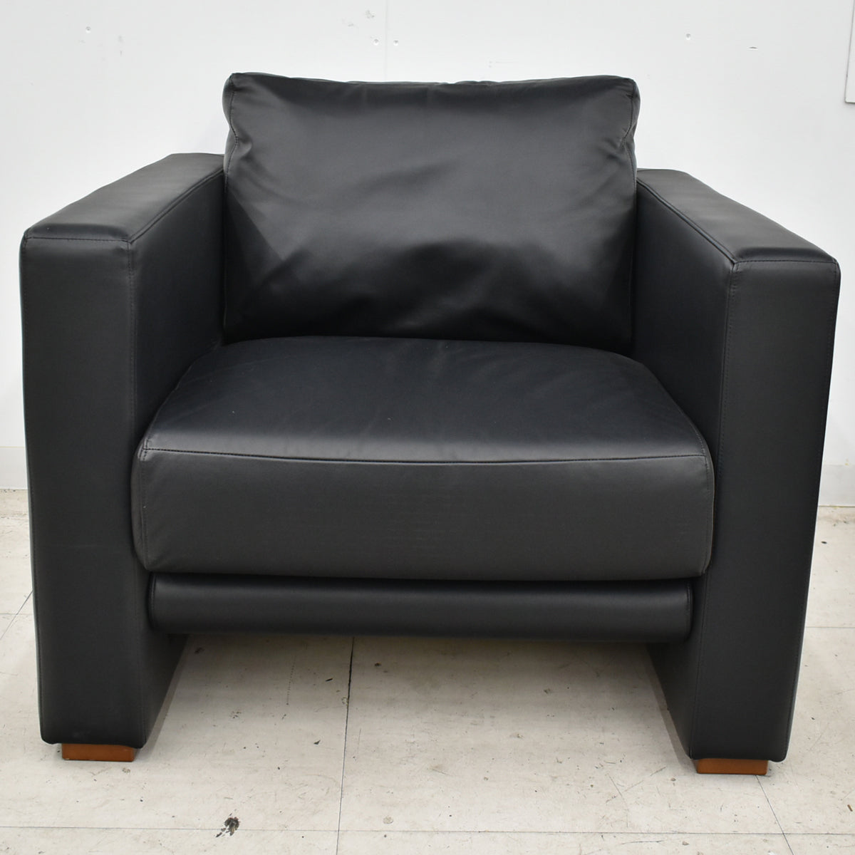 【中古】AIDEC　高級応接４点セット　総革張り　ブラック　幅1950　2026091601【中古オフィス家具】