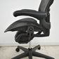 【中古】ハーマンミラー　アーロンチェア　スタンダード　Ｂサイズ　ランバーサポート　昇降ガス新品　ブラック　2026091602【中古オフィス家具】