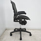 【中古】ハーマンミラー　アーロンチェア　スタンダード　Ｂサイズ　ランバーサポート　昇降ガス新品　ブラック　2026091602【中古オフィス家具】