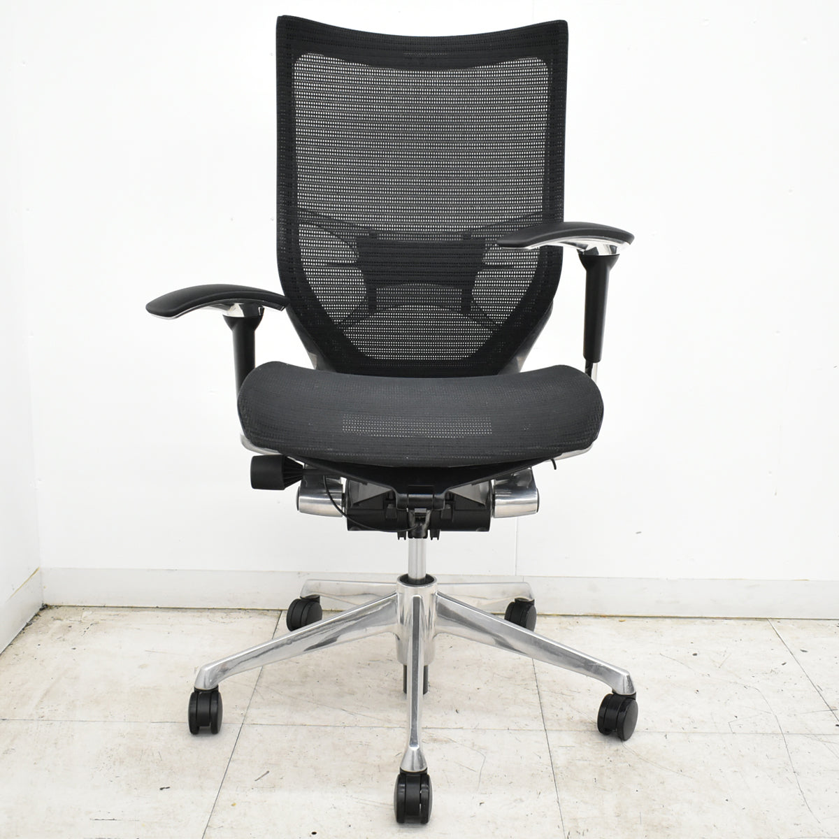 【中古】オカムラ　バロン　可動肘（肘パッド新品）ハイバック　ポリッシュ　ランバーサポート　ブラック　2026091702【中古オフィス家具】